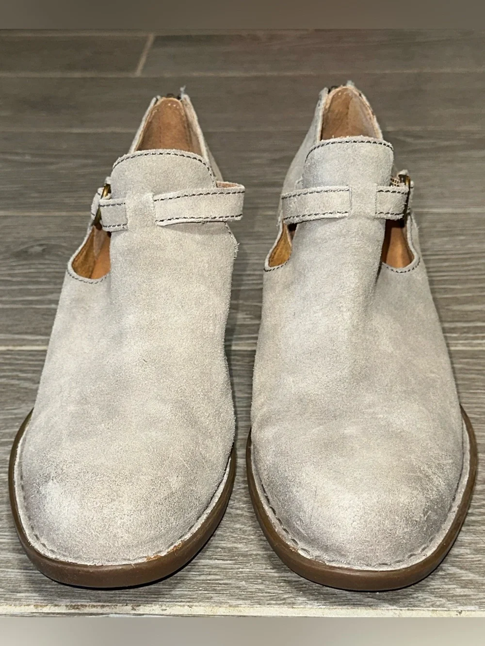 Born Mendocino Women’s 10M Distressed Gray Suede Western Bootie Cut Out Boho